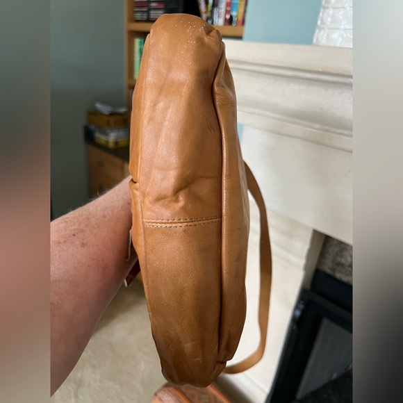 L.J. Simone Vintage Genuine Leather Crossbody Shoulder Bag with Bow Detail - Picture 6 of 10